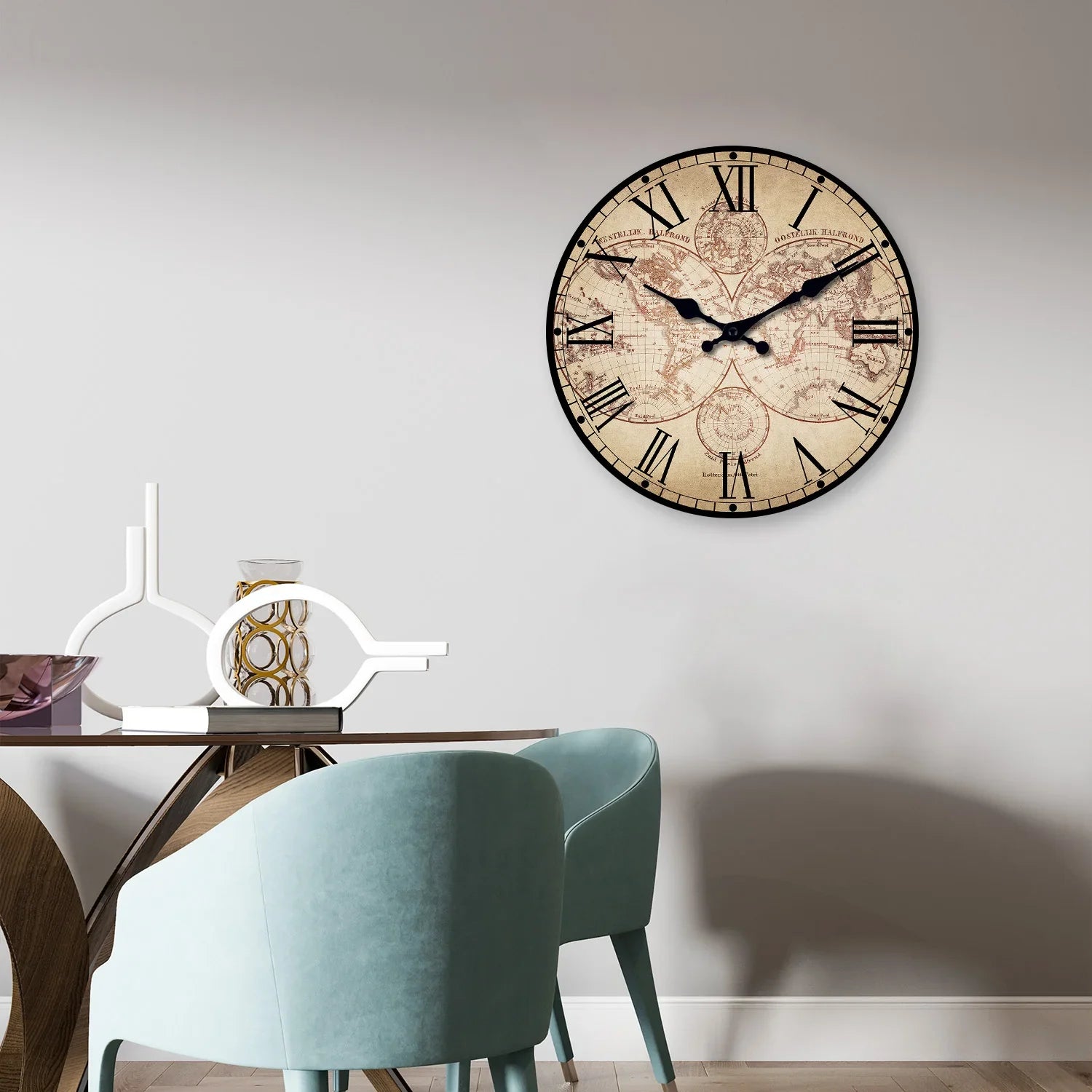 Puinen kompassiaiheinen design-seinäkello – kuva 5